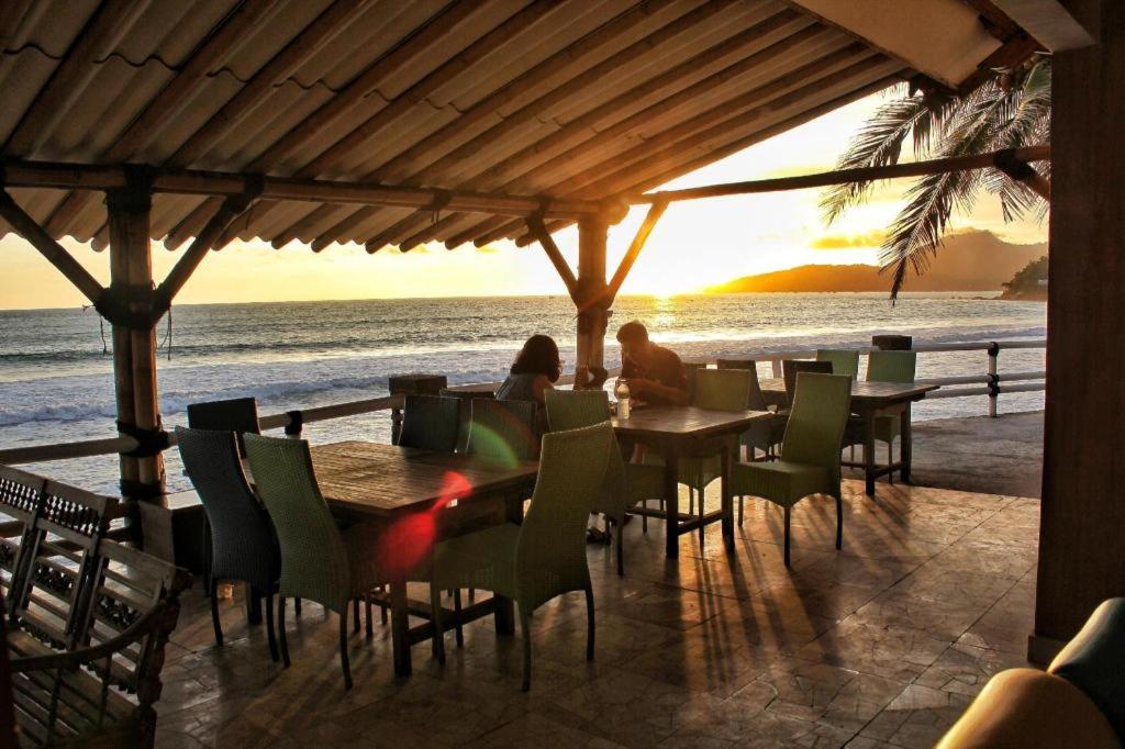 77 Sunset Plaza Hotell Cisolok Eksteriør bilde